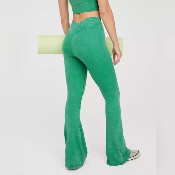 Aerie Offline Real Me Double Crossover Flare Leggings - Women’s small - Picture 1 of 6